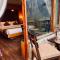 4 Bedroom Luxury Bungalow in Manali with Beautiful Scenic Mountain & Orchard View - Manāli