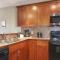 Relaxing Mountain View Condo in Beautiful Radium - راديوم هوت سبرينغز