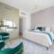 Amazing 3Bedroom with Fountains & Burj Khalifa Views High Floor in Downtown Views II - 迪拜