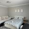 Modern Room with Cozy Vibes - 希克斯维尔