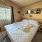 Lovely 6 Berth Caravan With Decking To The Side In Heacham Ref 21040E