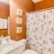 Pet Friendly Condo with Private Parking and Elevator