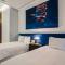 PIER 57 - 710 Fabulous & Luxurious 2 BR Penthouse