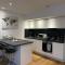 Modern 2-Bedroom Flat Near Wembley - 9 Minutes from Park Royal Station - London