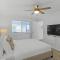 Renovated 2BR 2BA Waterfront Retreat with Stunning Intracoastal Views with Pool, Gym, Balcony - 布卡拉顿