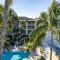 Renovated 2BR 2BA Waterfront Retreat with Stunning Intracoastal Views with Pool, Gym, Balcony - 布卡拉顿