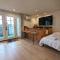 Bohemian Beach Pad with 5 beds, Patio & Non-pickup-truck Parking - لونغ بيتش