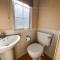 6 Berth Dog Friendly Caravan In Hunstanton, Minutes From The Beach Ref 13013L