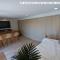 Bohemian Beach Pad with 5 beds, Patio & Non-pickup-truck Parking - لونغ بيتش