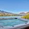 A Surprise on Sunrise! Panoramic Lake Views & Spa Pool