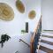 Cozy Bright Studio - Cedar Manor