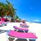 Madonna1 pool beach los corales Arenas de Bavaro