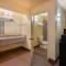 Rodeway Inn & Suites East