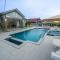 Villa Dracaena Melaka - Private Pool, Hill View, 20 minutes to Town - Kampong Bukit Katil