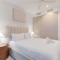 Modern -1 BR Stay in Queens Wharf Walk to Casino