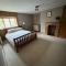Charming 7-Bedroom Retreat in Rural Kent Village - Sellinge