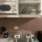 SPRING RESIDENCES - 2BR Condo near Airport with balcony and pool views - 马尼拉