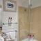 city staycation studio with 2 beds