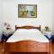 Antonia Rooms Qeparo