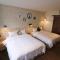 Pinestone Inn