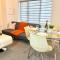 Walnut Flats-F5, Stylish 1-Bedroom - Parking, Netflix, WIFI - Close to Oxford, Bicester & Blenheim Palace
