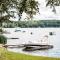Quiet and Intimate Pet Friendly Cottage Perfectly set on the Shores of Cobbossee Lake for Fishing in Winthrop, Maine - Winthrop