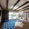Chic Villa with Outdoor Pool, Spa and Views in California - 格伦代尔