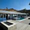 Chic Villa with Outdoor Pool, Spa and Views in California - 格伦代尔