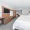 Holiday Inn Express & Suites Moore by IHG