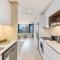 Stylish 20th floor apartment with rooftop pool at 16onBree