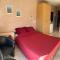 Studio White Chateau met parking en zonnig balkon