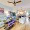 Walk to Bay Home with Fenced Yard in Colonial Beach - 科洛尼尔比奇