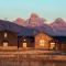 Grand Teton Painted Pony House AC Heated Garage and Hot Tub Grand Teton Painted Pony House AC Heated Garage and Hot Tub