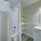 2001 King Pet Friendly, 2nd Floor Serenity