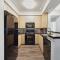 2BR Retreat with Pool, FREE Parking, Gym - لوس أنجلوس