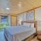 Modern and Cozy 5BR Family Cabin with Private Pool, Hot Tub, Pool Table, Fire Pit & Cozy Mountain Vibes - 赛维尔维尔