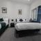 OYO Firs Lodge London Heathrow