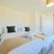 The Modern Retreat - Sleeps 8, Contractors Welcome