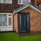 Spacious Large House - Very close to M1 - Walking distance to L&D Hospital - Contractor Friendly - Large groups - 卢顿