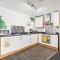 City Centre 2 Bedroom Apartment - Private Parking, Balcony, Self-Check-In and Fast WiFi by Yoko Property - Coventry