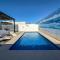 Modern 3BR Family Escape with Pool - 佩尼亚斯科港