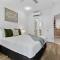 Cozy 3-Bedroom Oasis with Pool Access in Cairns