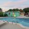 The Palmside Escape Heated Pool, Putt, Relax - West Palm Beach