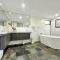 Wongalinga Beachfront Apt 6