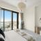 VayK - Stylish Canal-Front 2 BD Plus Maid in Al Wasl - Dubaj