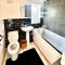 Contractor Haven- 3BDR Crew House, Free Parking, Fast WiFi & Private Garden