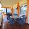 Chalet con piscina y barbacoa