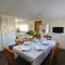 Chalet con piscina y barbacoa