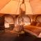 Witte Merel Glamping