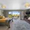 The Lighthouse - Te Mata Holiday Home - 泰晤士